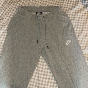grey nike joggers women